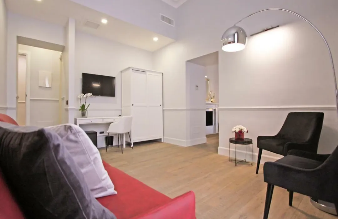 Gemini Suites Navona-1